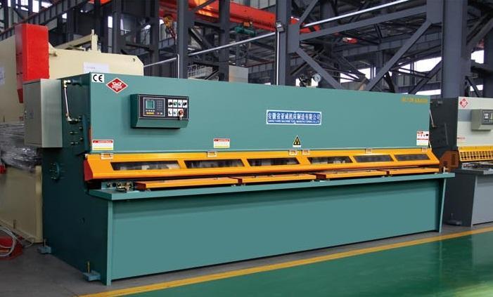 Máy cắt tôn thủy lực swing beam Cường Thịnh